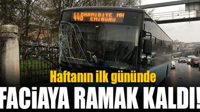 Halk otobüsü kaldırıma çıktı ve duvara çarptı! Faciadan döndüler