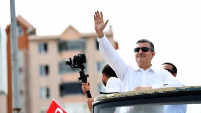 Sokak sokak dolaştı