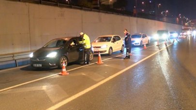 Sokağa çıkma kısıtlamasında denetim; alkollü ve ehliyetsiz yakalandı
