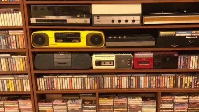 Pandeminin mutluluk aşısı 90'ların müziği oldu