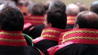 Eski hakim ve savcılara operasyon!