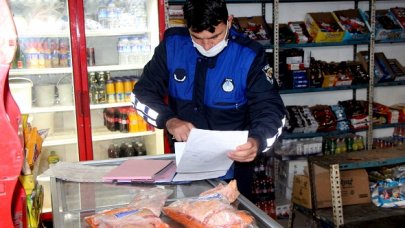 Adana’da markete baskın! 250 kilo bozuk et ele geçirildi