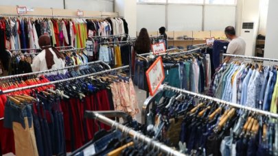 Hayır Çarşısı'ndan 3 bin 358 aileye kıyafet ve ayakkabı yardımı