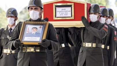 Piyade Sözleşmeli Er Muhammed Öztürk,  Piyade Uzman Onbaşı Cengizhan Kaplan son yolculuğuna uğurlandı