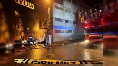 Kağıthane'de maske imalathanesinde yangın