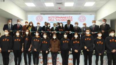 Emine Erdoğan Bağcılar’da kütüphane açılışı yaptı