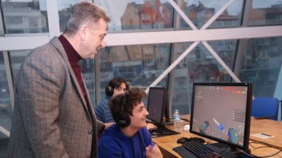 GOP'ta bilgisayar yarışı vardı