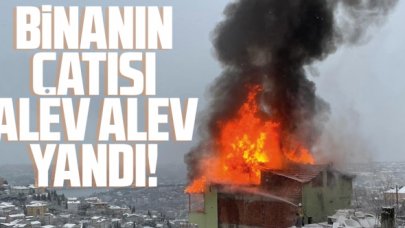 Üsküdar'daki 3 katlı binanın çatısında yangın!