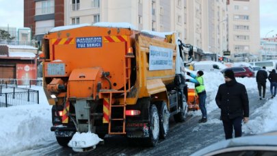 Başakşehir karla mücadele etti