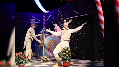 Bu hafta tiyatroya davetlisiniz