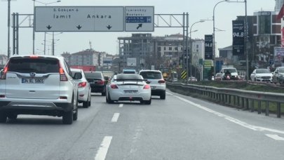Kadıköy D-100'de makas attı trafiği birbirine kattı