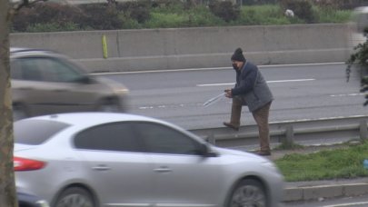 Otobanda tehlikeli yolculuk! Deli misiniz divane mi!