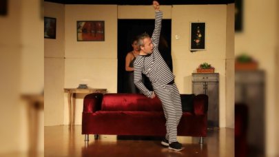 “Buyur Burdan Kaç” Adlı Tiyatro Oyunu ile Kartallılar Kahkahaya Doydu