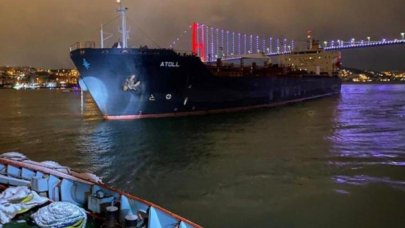 İstanbul Boğazı’nda dümeni kitlenen 183 metrelik tanker sürüklendi!