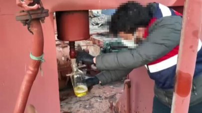 Jandarmadan akaryakıt kaçakçılarına suçüstü: Gemiden tekneye, tekneden tankere