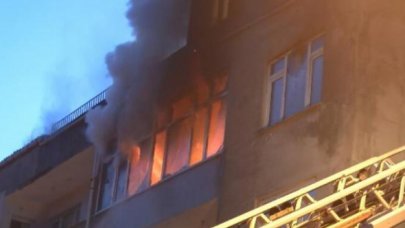 Maltepe'de yangın paniği; biri çocuk 3 kişi kurtarıldı
