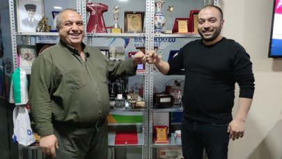 Baba oğul yaşam inşa ediyor