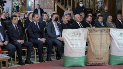 Silivri'de yerli ve milli ayçiçek tohumları tanıtıldı