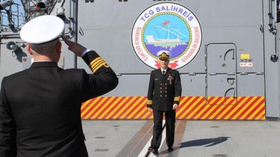 Bahriyeliler, TCG Salihreis'te bayramlaştı