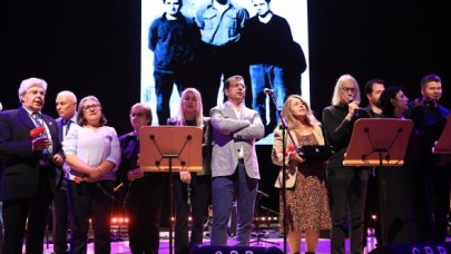 Dillerine kurban olayım