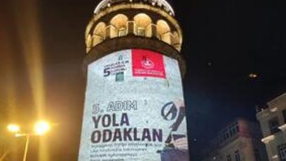 Galata Kulesi'ne 'güvenli trafik' uyarıları yansıdı