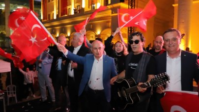 Ayna Grubu ile coştular