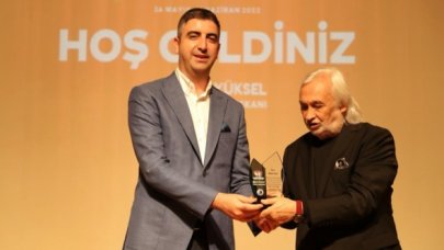 Uluslararası Üniversite Tiyatro Bölümleri Festivali’nin açılışında Müjdat Gezen’e onur ödülü