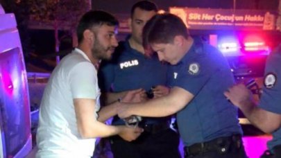 Fatih'te denetim noktasından kaçan ticari araç kaza yaptı: 4 kişi gözaltına alındı