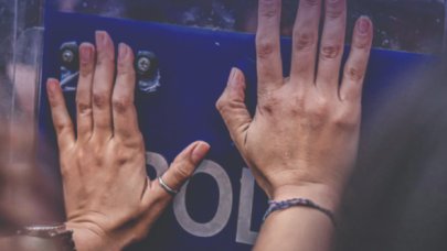 5 yaşındaki çocuk işkence için başvuru yaptı!