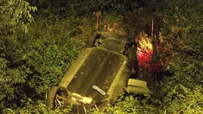 Beşiktaş'ta kontrolden çıkan otomobil şarampole yuvarlandı