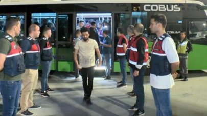 Sınır dışı edilen 178 Afgan, uçakla ülkelerine gönderildi