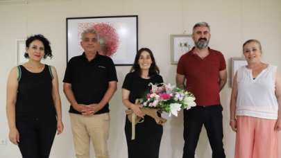 ‘Bir Nefes Çiçek’ Resim Sergisi Kartal Belediyesi’nde açıldı