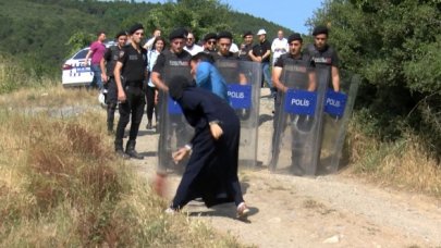 Önce dövdüler sonra attılar