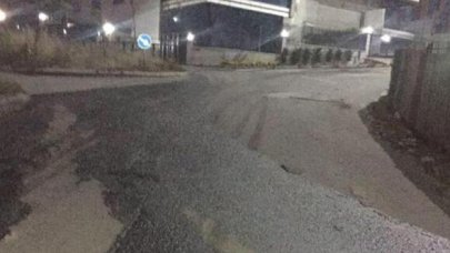 Esenyurt'ta kimyasal madde taşıyan tank devrildi, çevreyi yoğun koku sardı