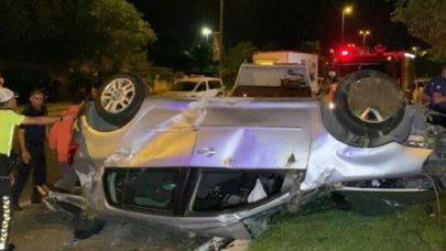Kartal’da ağaca çarpan otomobil takla attı: 1’i ağır 2 yaralı