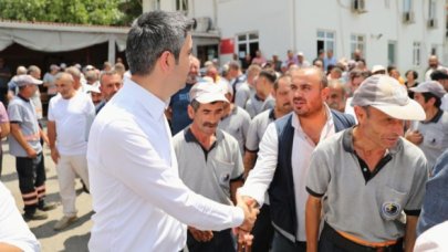 Başkan Gökhan Yüksel, belediye personeli ile bayramlaştı