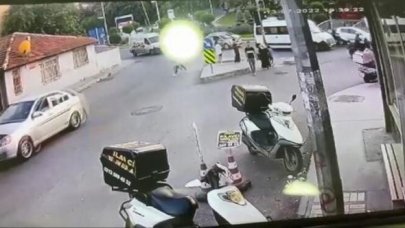 Kendisini uyaran genç kızların üzerine minibüs sürdü!