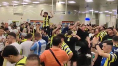 Yolda kalan Fenerbahçeli taraftarlardan Marmaray'da protesto; ek sefer düzenlendi