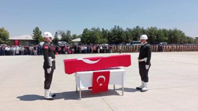 Şehit Teğmen Ömer Bağra toprağa verildi