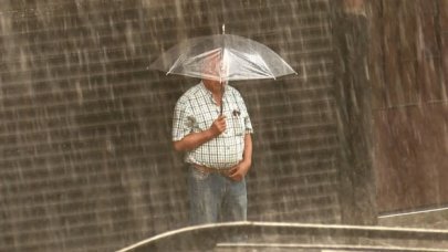 İstanbul'da boğaz çevresindeki bazı ilçelerde yağmur başladı