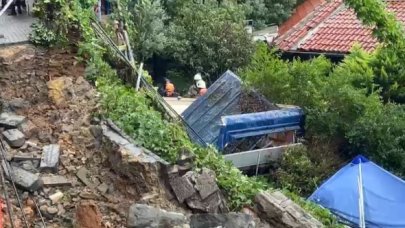 Beykoz'da istinat duvarı çöktü
