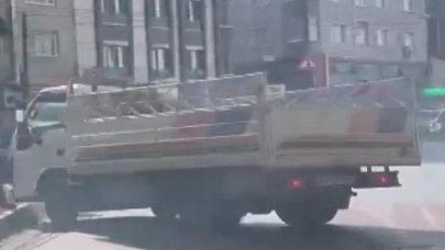 Zeytinburnu'nda yol tartışması: Şoför kaza yaptı, camları yumrukladı