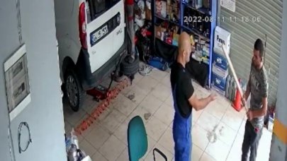 Kağıthane'de tamirciye sopayla saldırıp akü çaldı