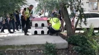 Silviri'de polise bıçaklı saldırı