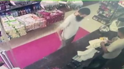 Silivri'de polisleri yaralayan saldırganın satır aldığı anlar güvenlik kamerasında