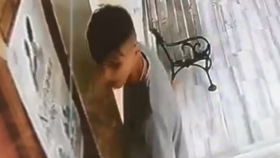 Tarihi camiyi bile soydular!