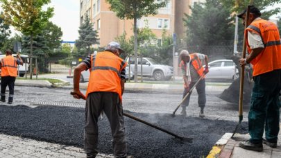 Esenyurt'ta asfalt çalışmaları devam ediyor