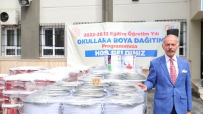 Bayrampaşa Belediyesi’nden okullara 32 ton boya desteği