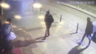 Kuyumcudan hırsızlık yapmak isteyen 4 şüpheli polisi görünce kaçtı