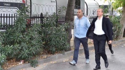 Hançerli araçtan indi!